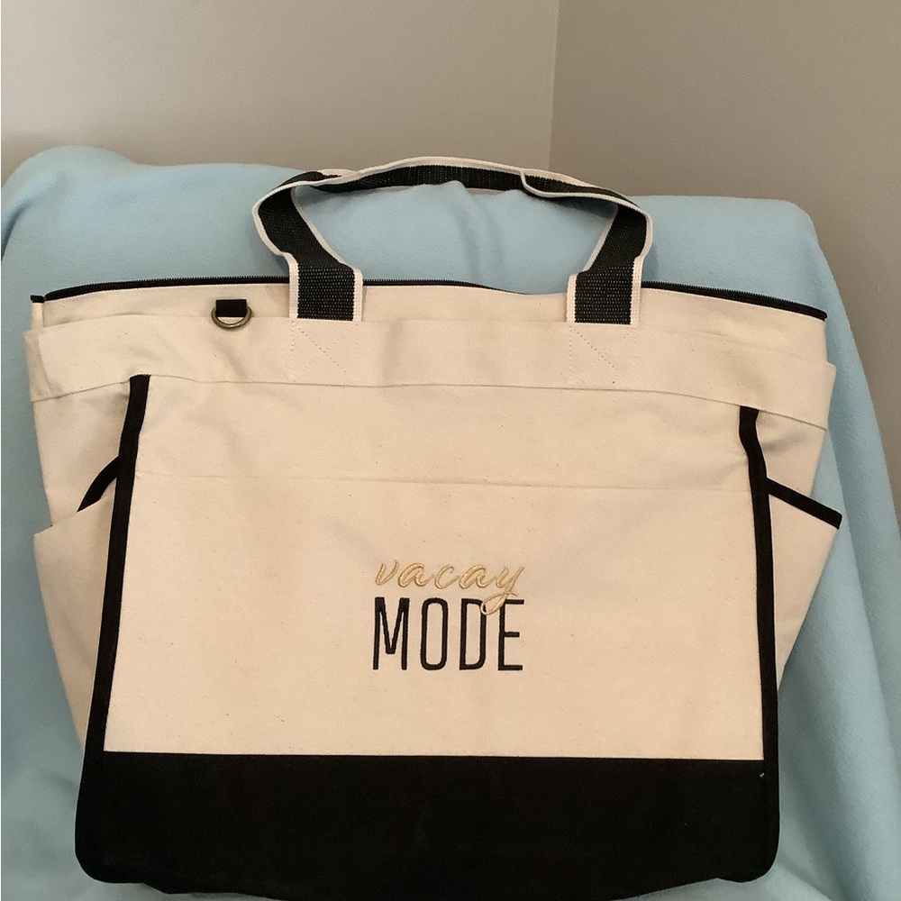 Thirty One Canvas Boat Tote in Black Color Block with “Vacay Mode” NIP